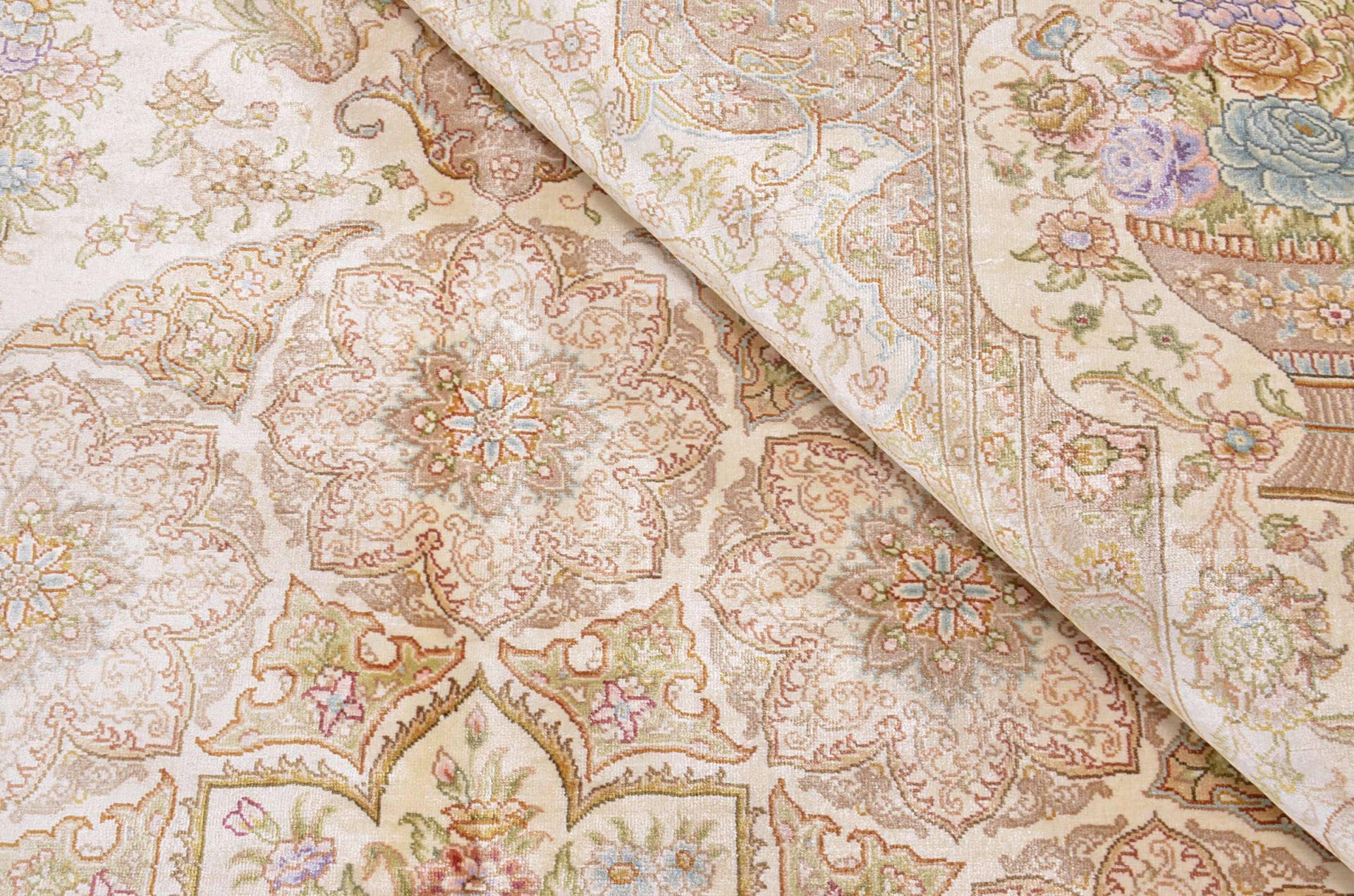 Hereke Chinese Rug — hand-knotted, 170 × 243 cm, Wool & Silk