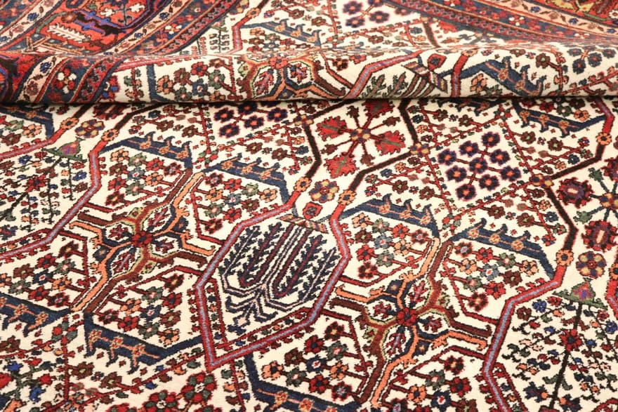 Antique Isfahan Persian Rug — 325 × 243 cm, Wool