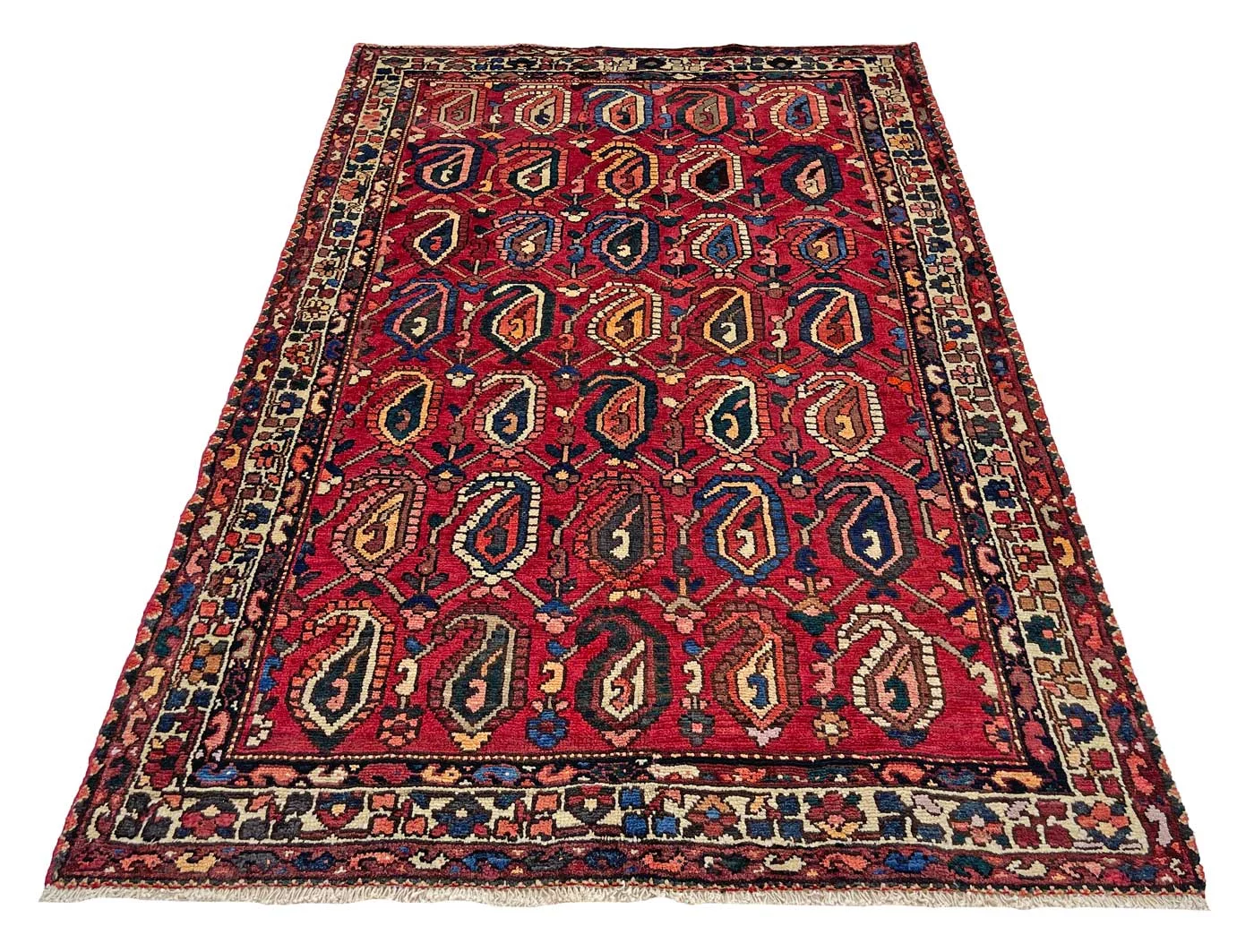 Bakhtiari Persian Rug 232 × 157 cm, Wool, hand-knotted