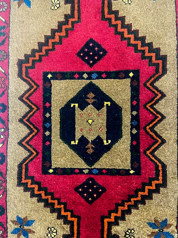 Qashqai Persian Rug 259 × 68 cm, Wool, hand-knotted