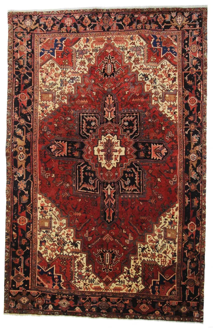 Heriz Persian Rug 324 × 209 cm, Wool, hand-knotted