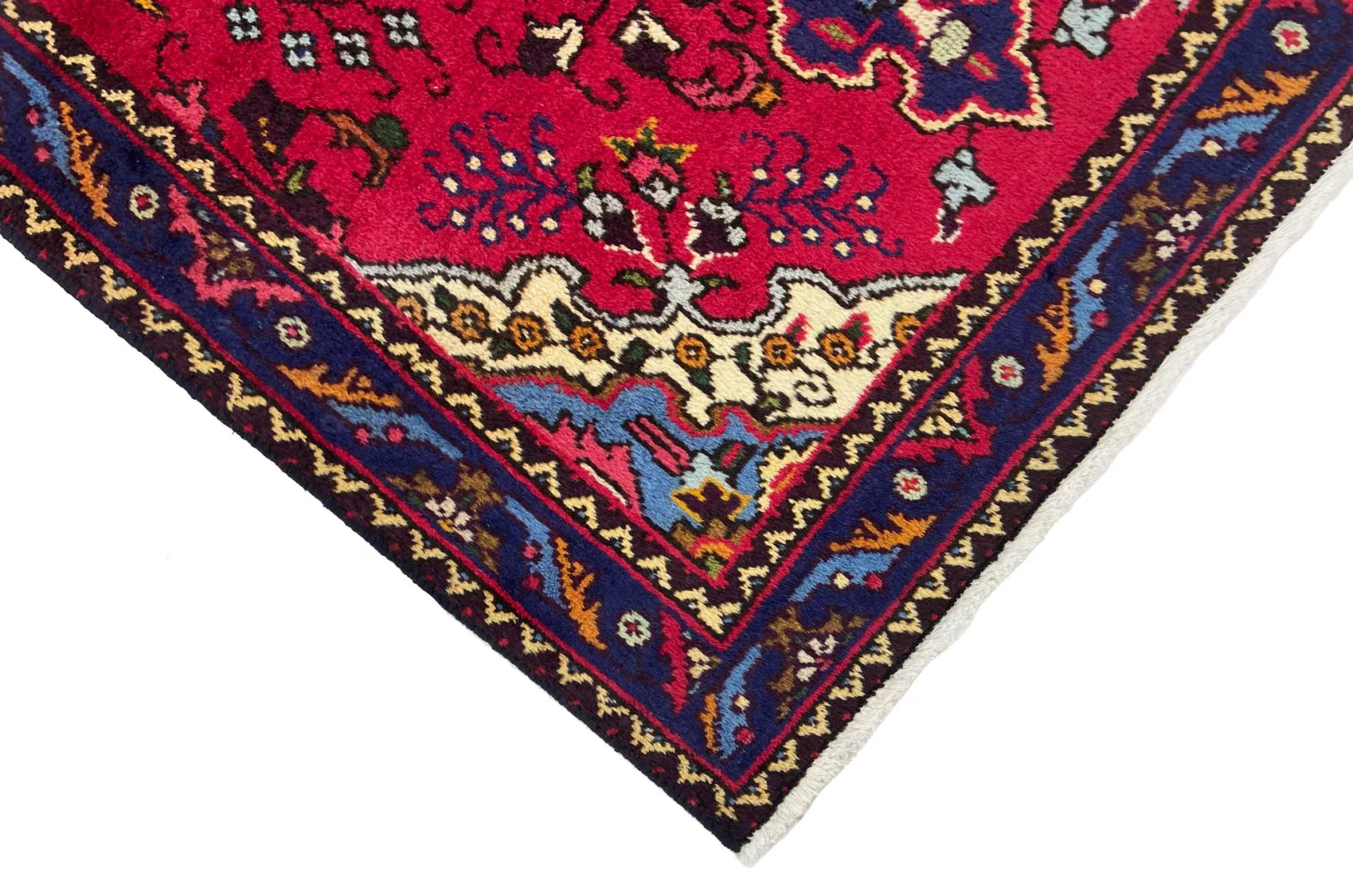Tabriz Persian Rug 150 × 103 cm, Wool & Silk, hand-knotted