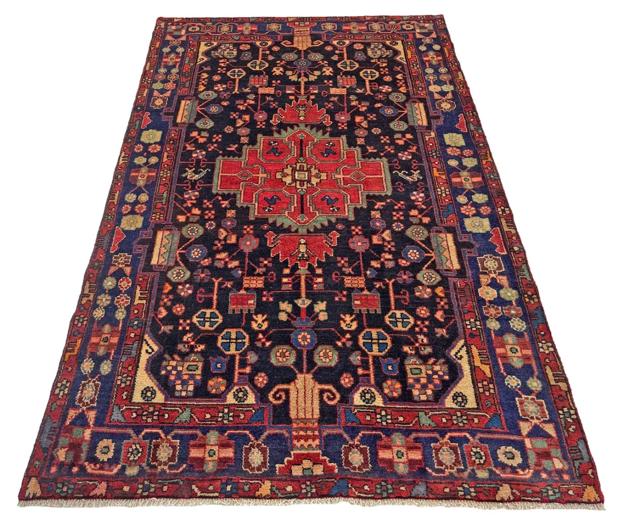 orientteppich-nahawand-237-x-144-cm-medaillon-150000-knoten-handgeknupft-1 Persian Rug 237 × 144 cm, Wool, hand-knotted