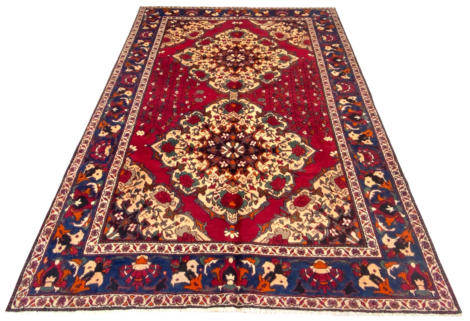 Shiraz Persian Rug 317 × 218 cm, Wool, hand-knotted