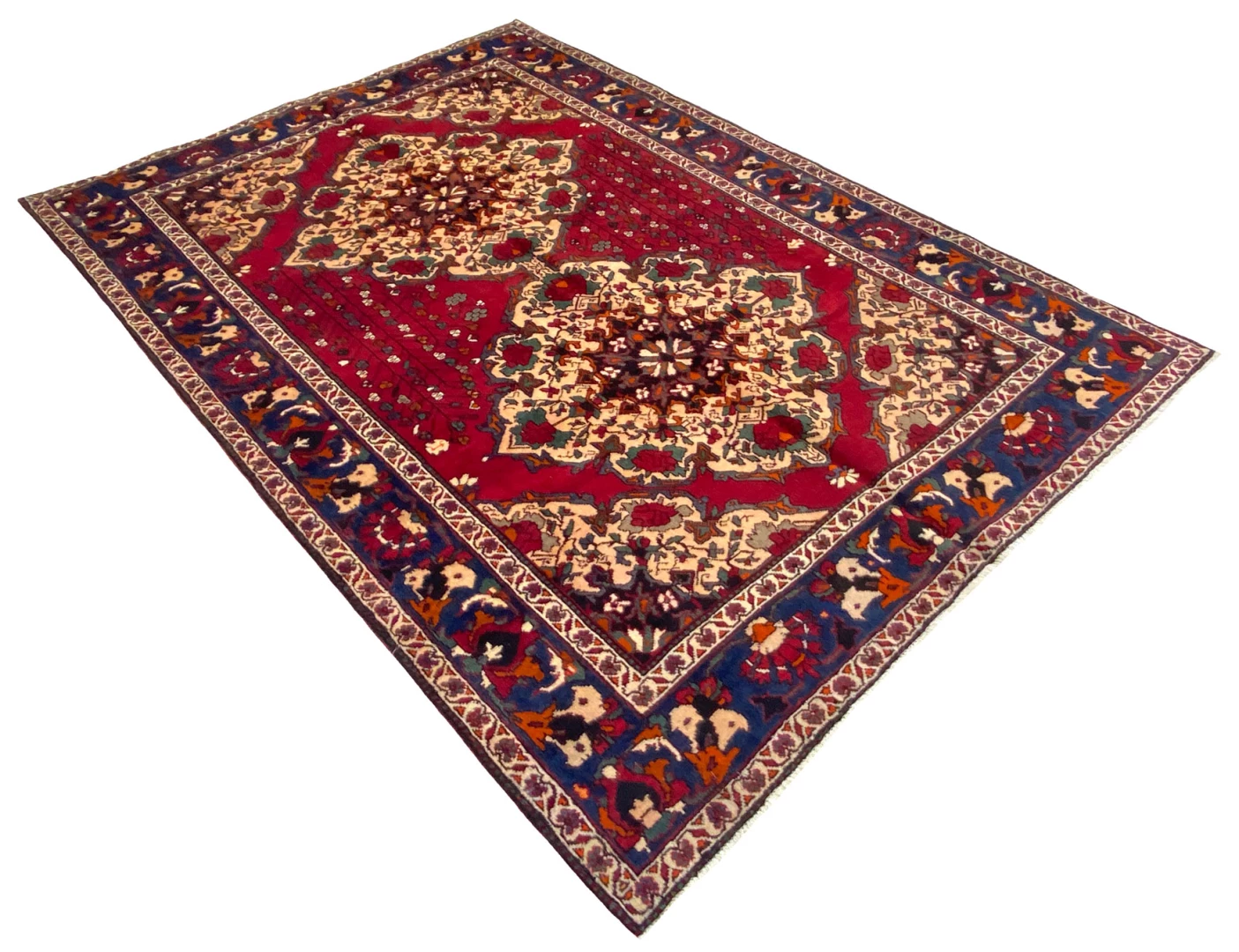 Shiraz Persian Rug 317 × 218 cm, Wool, hand-knotted