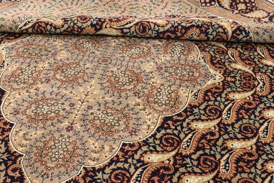 Qom Persian Rug — hand-knotted, 325 × 204 cm, Wool
