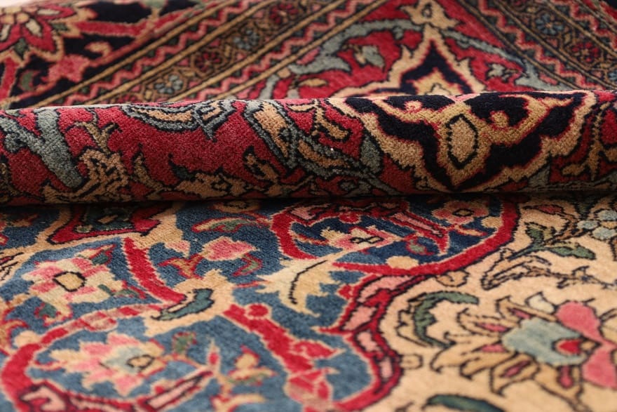 Antique Isfahan Persian Rug, 203 × 142 cm, Wool