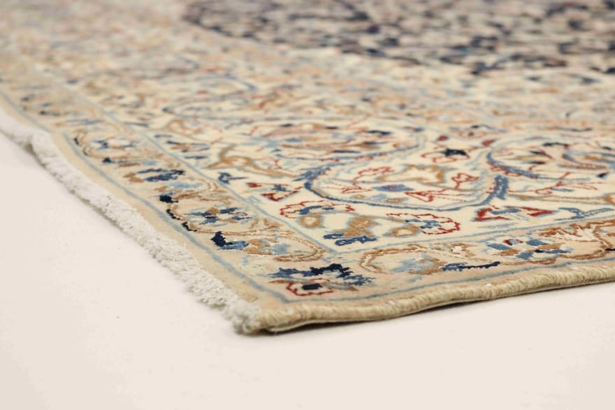 orientteppich-nain-9-la-carpet-382x241-feine-knupfkunst-handgeknupft-6 Hand-Knotted Wool Nain Persian Rug, 381 × 240 cm