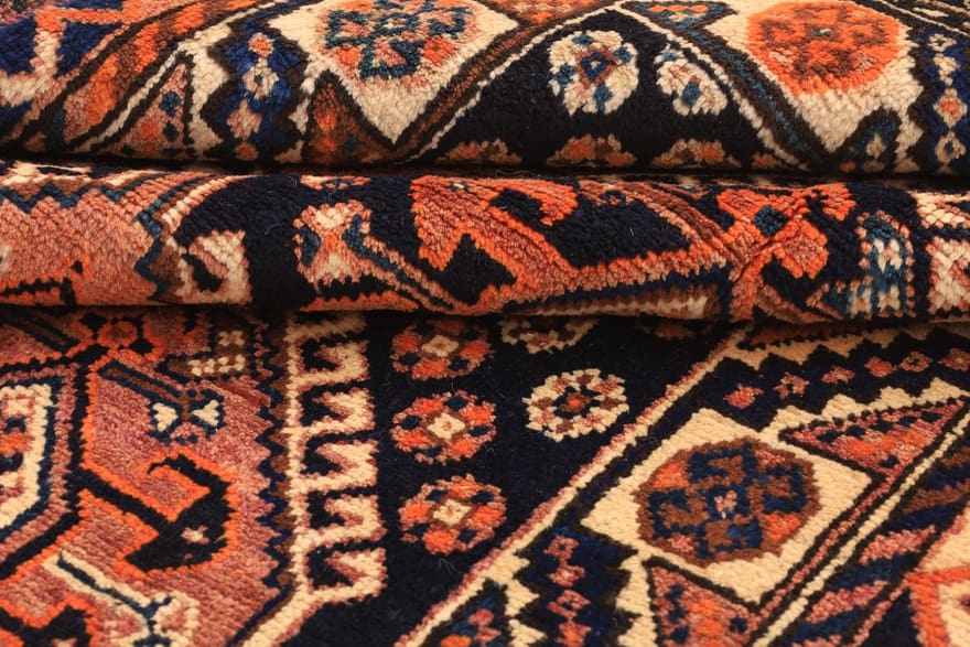 Hand-Knotted Wool Shiraz Persian Rug, 255 × 133 cm