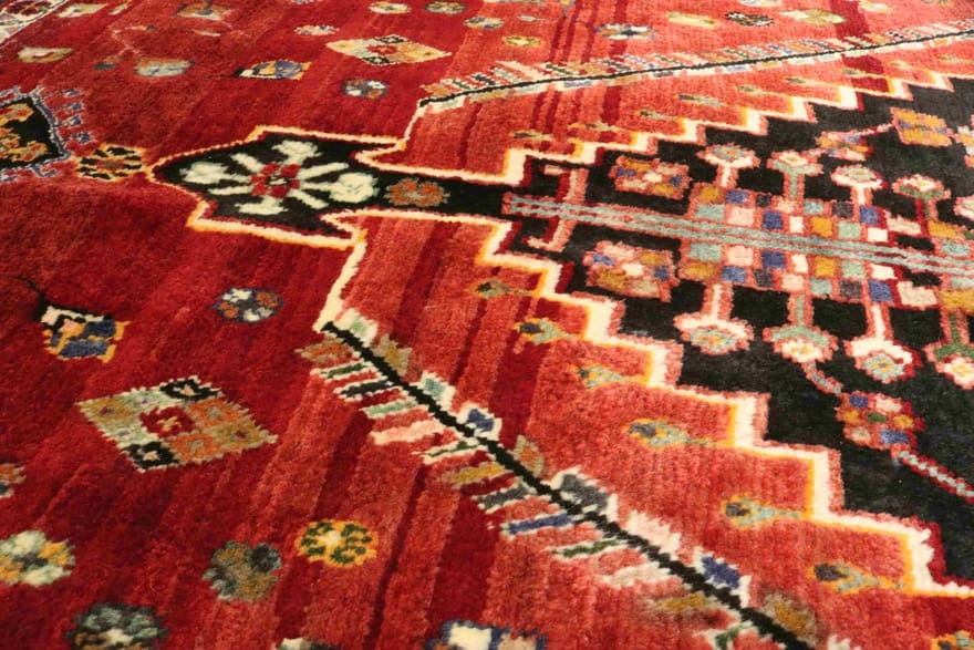 Qashqai Persian Rug — hand-knotted, 270 × 163 cm