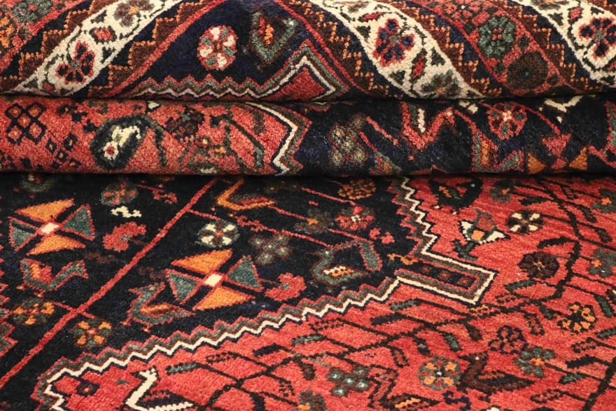 Qashqai Persian Rug 284 × 191 cm, hand-knotted