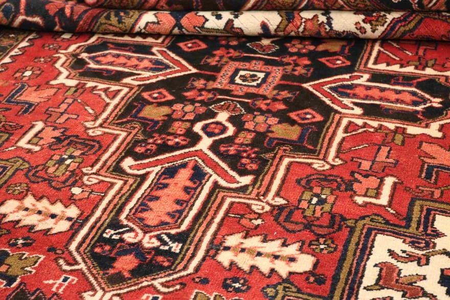 Heriz Persian Rug — hand-knotted, 335 × 192 cm, Wool