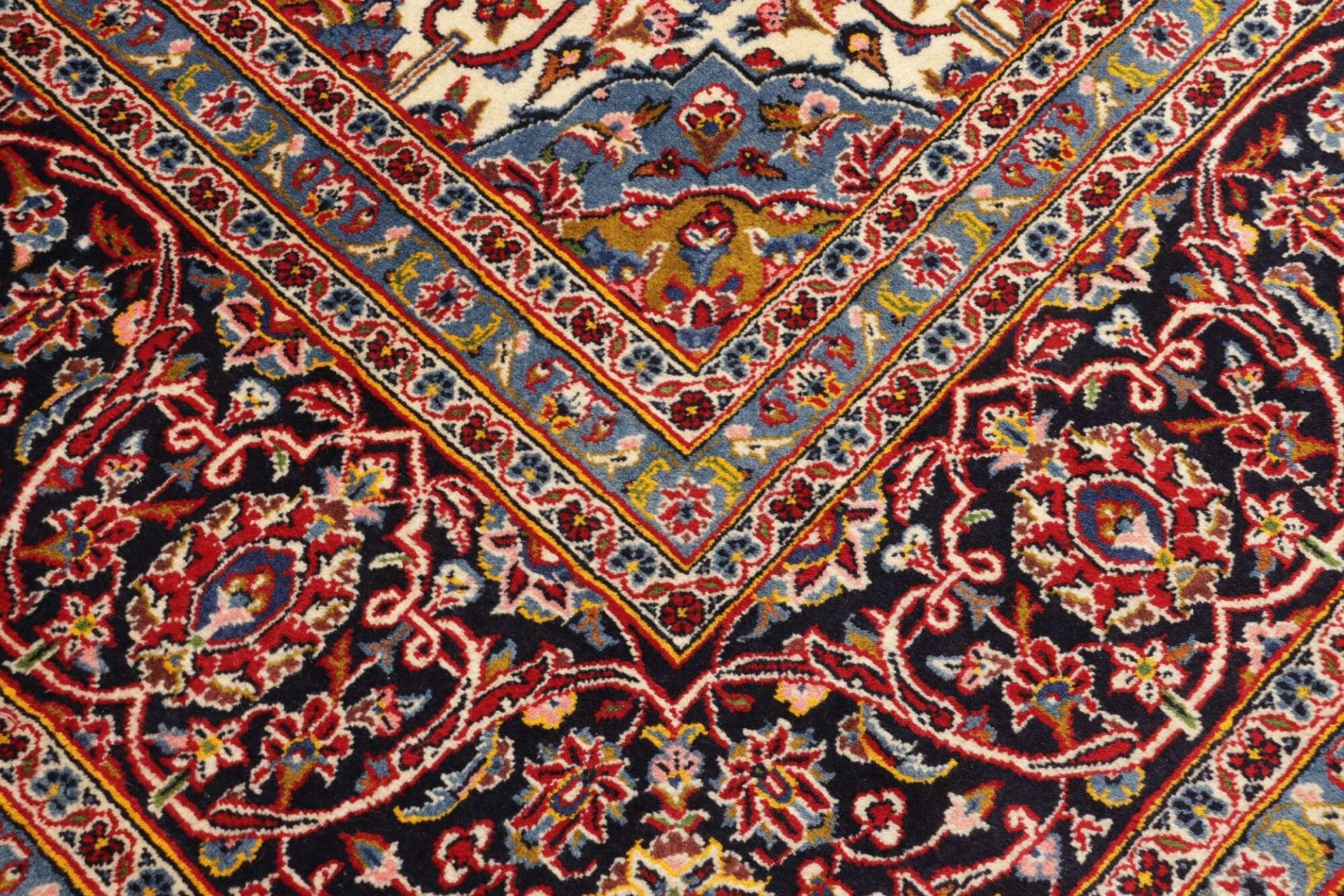 Kashan Persian Rug — hand-knotted, 303 × 404 cm, Wool