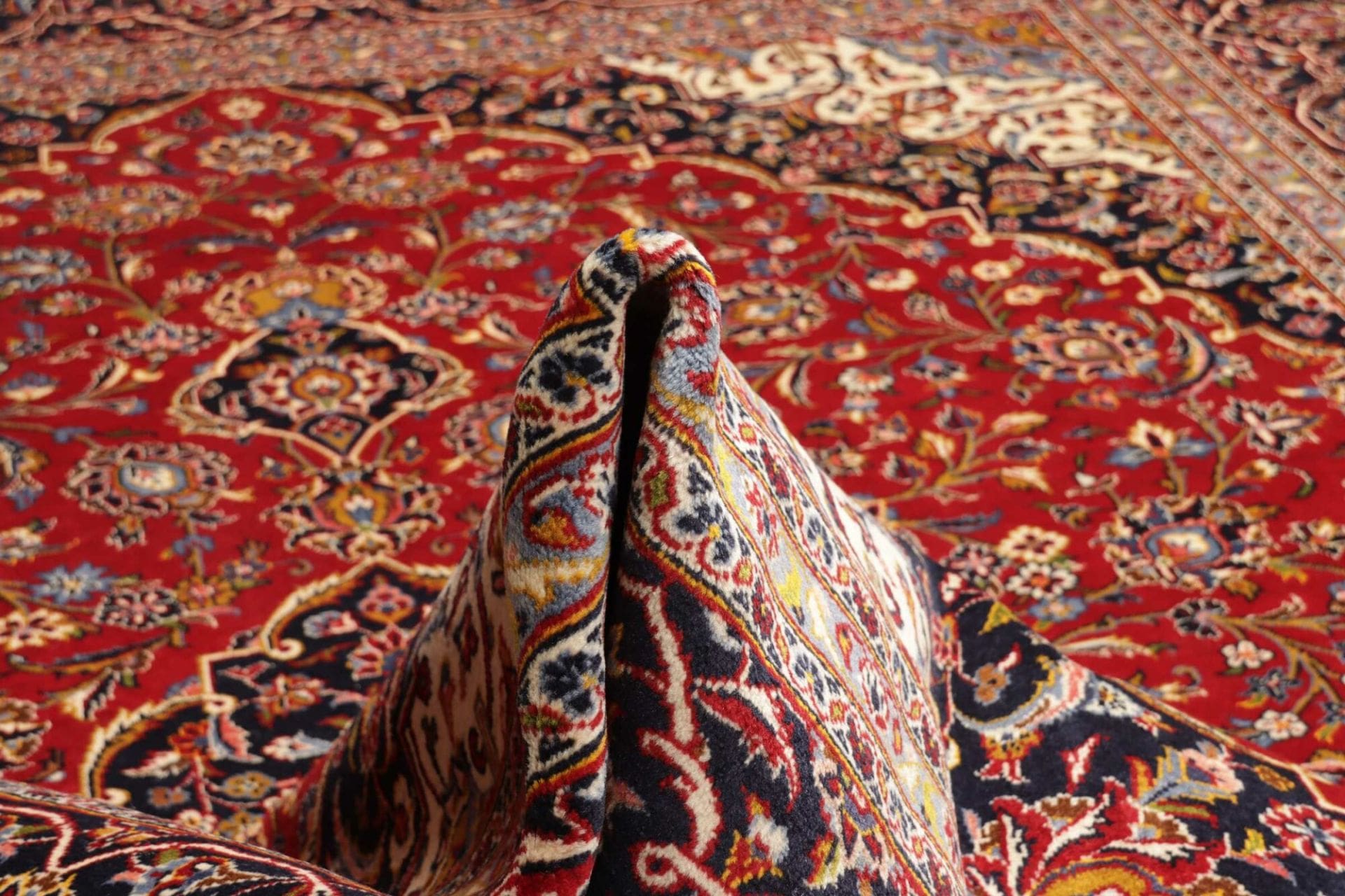 Hand-Knotted Wool Kashan Persian Rug, 309 × 410 cm
