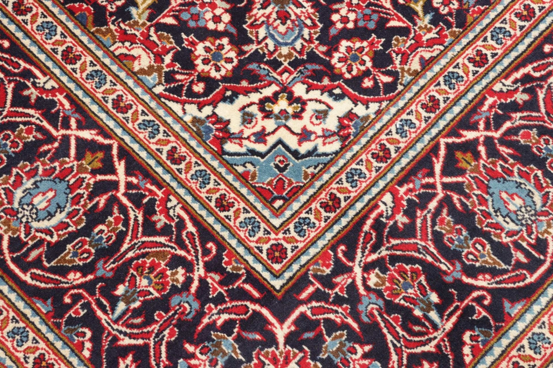 Kashan Persian Rug 299 × 398 cm, Wool, hand-knotted