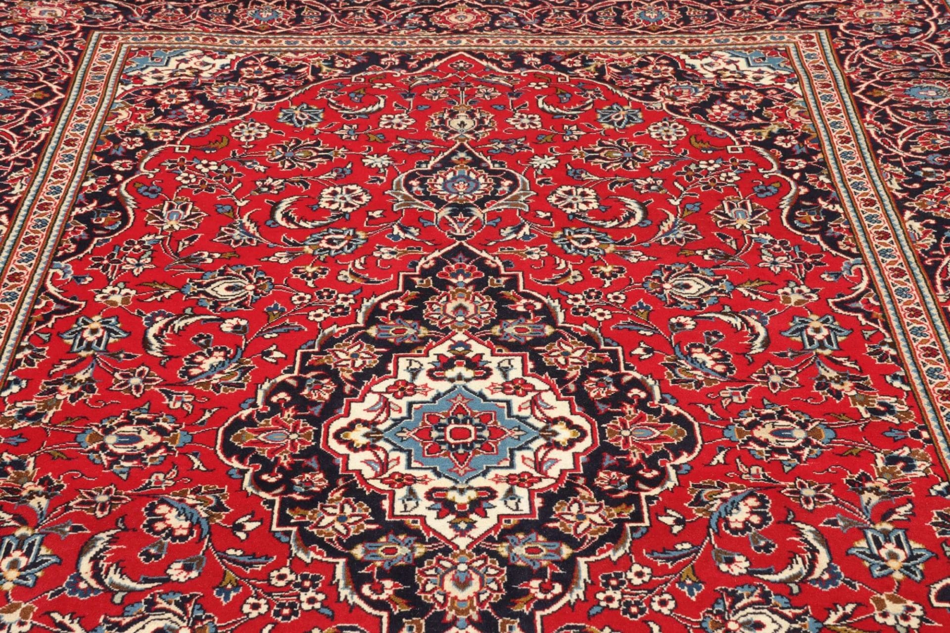 Kashan Persian Rug 299 × 398 cm, Wool, hand-knotted