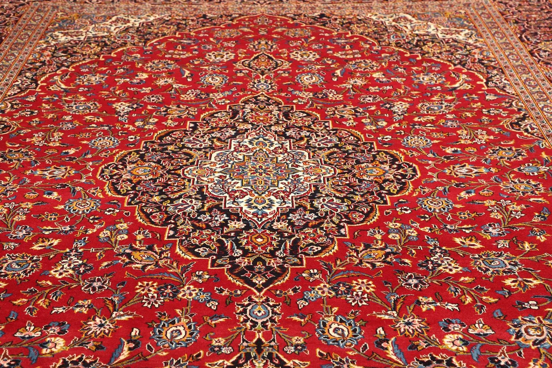 Hand-Knotted Wool Kashan Persian Rug, 306 × 414 cm