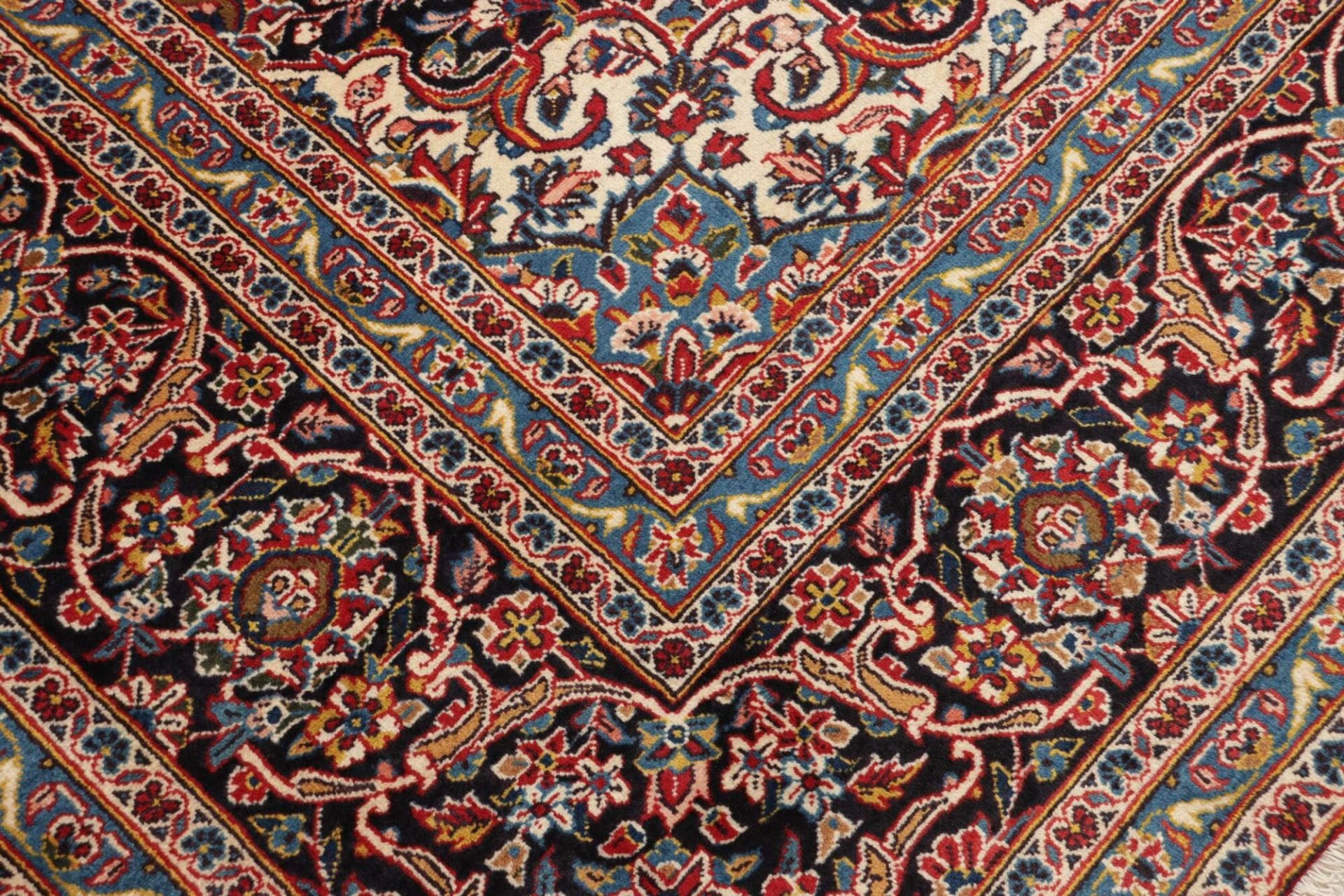 Kashan Persian Rug — hand-knotted, 295 × 390 cm, Wool