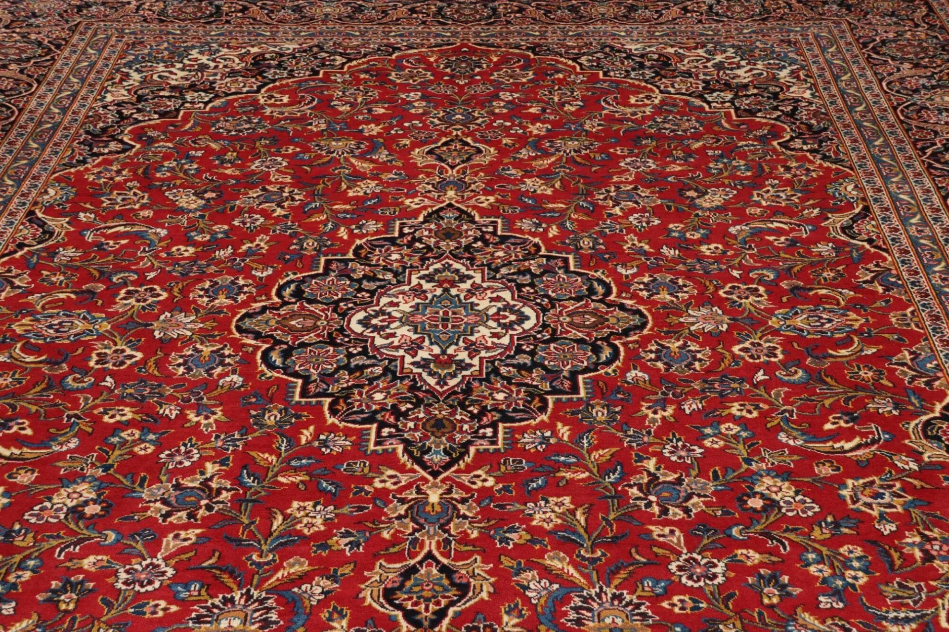 Kashan Persian Rug — hand-knotted, 295 × 390 cm, Wool