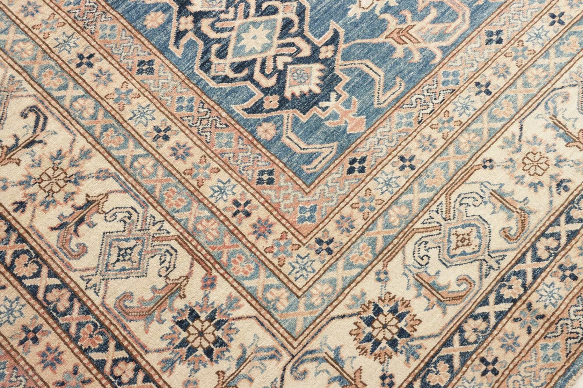 kazak-teppich-313-x-423cm-handgeknupft-schurwolle-geometrisch-5 Hand-Knotted Wool Kazak Pakistani Rug, 313 × 423 cm