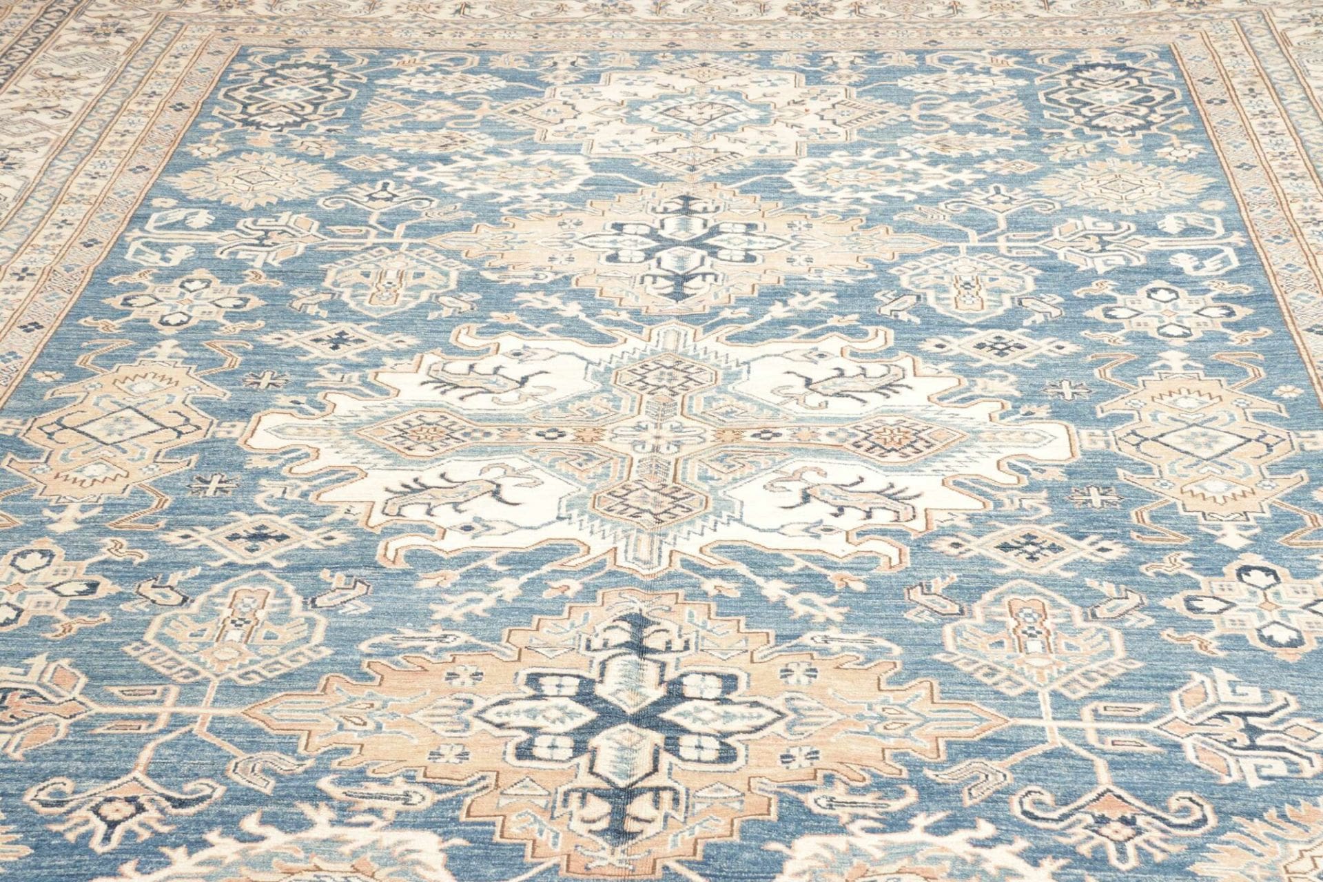 kazak-teppich-313-x-423cm-handgeknupft-schurwolle-geometrisch-7 Hand-Knotted Wool Kazak Pakistani Rug, 313 × 423 cm