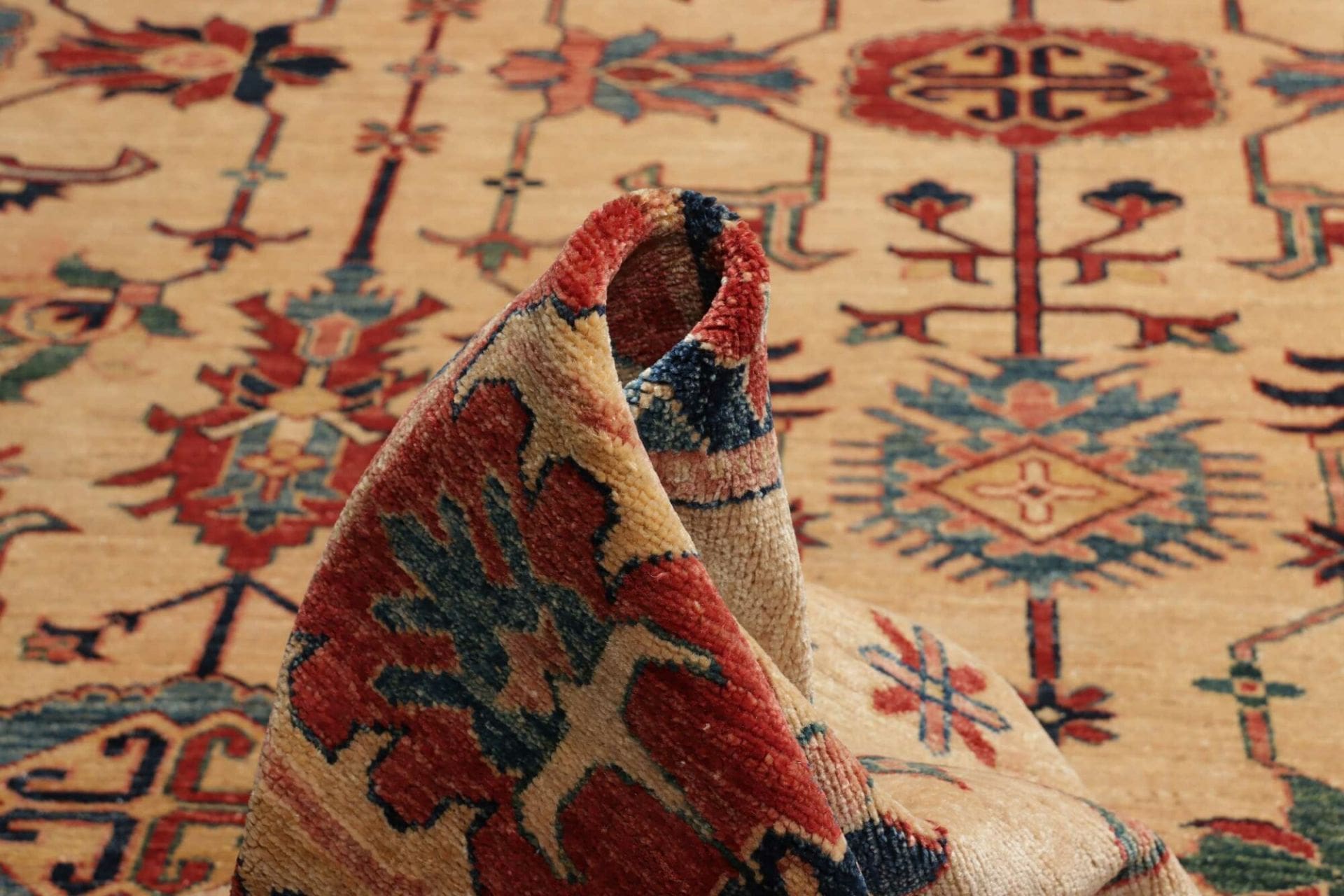 Kazak Pakistani Rug — hand-knotted, 275 × 372 cm, Wool