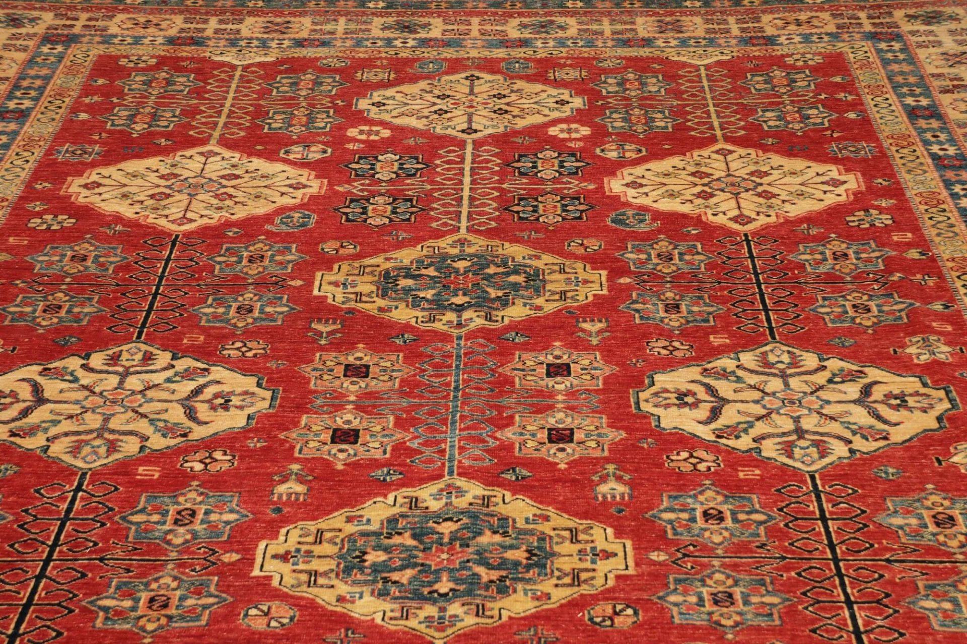 kazak-orientteppich-277-x-374-cm-geometrisches-muster-handgeknupft-7 Kazak Pakistani Rug — hand-knotted, 277 × 374 cm, Wool