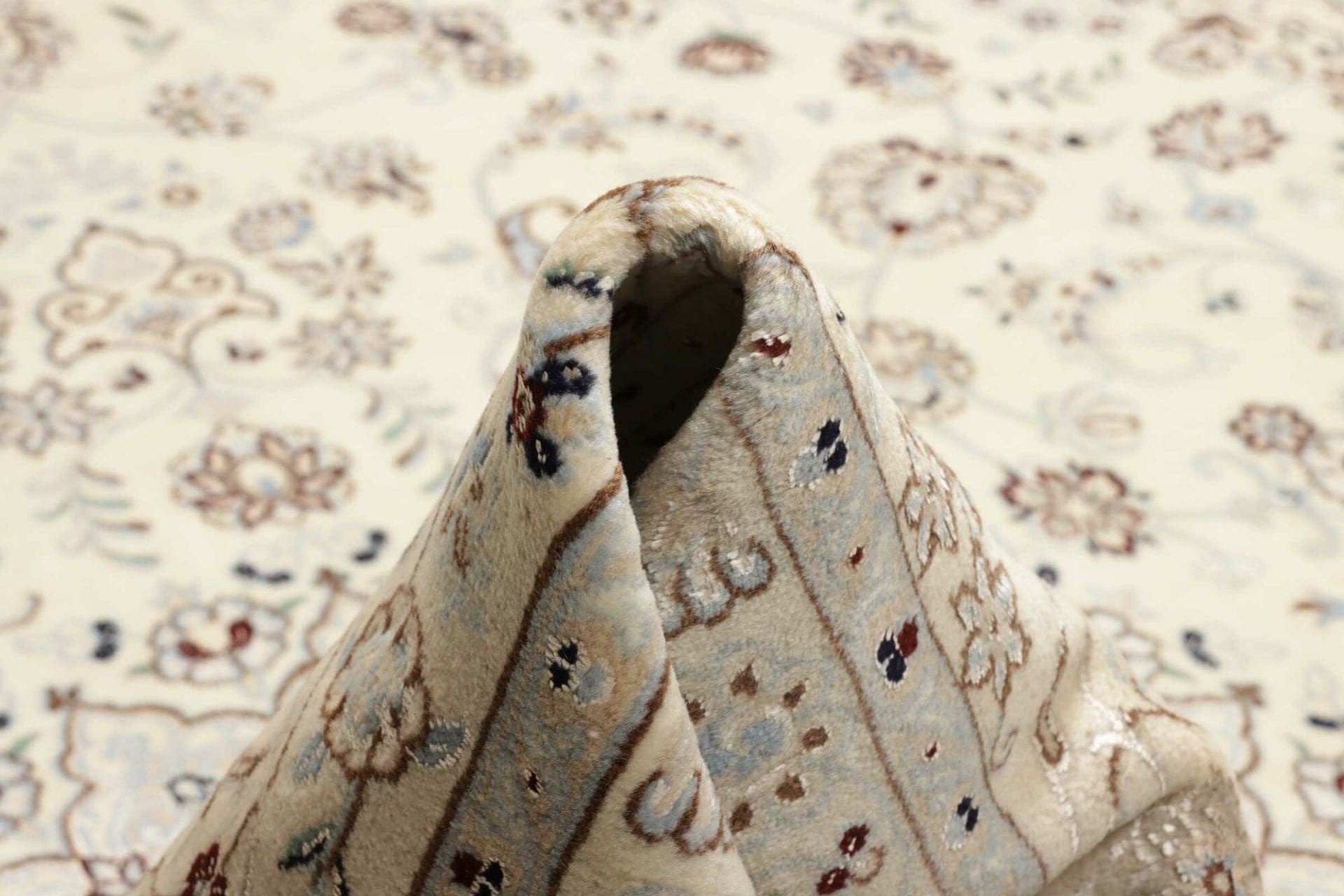 Nain Persian Rug — hand-knotted, 259 × 355 cm, Wool