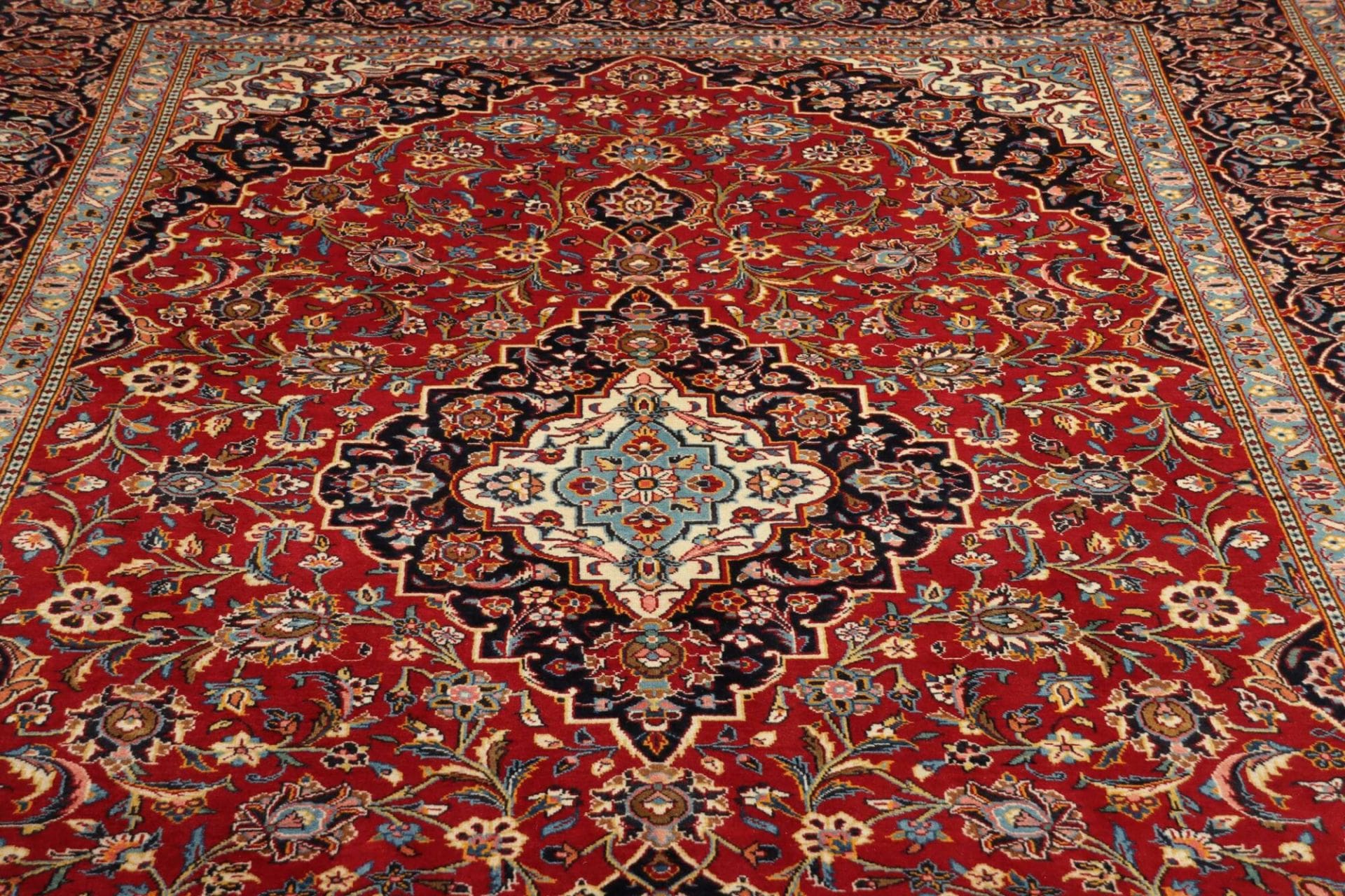 Kashan Persian Rug — hand-knotted, 230 × 334 cm, Wool