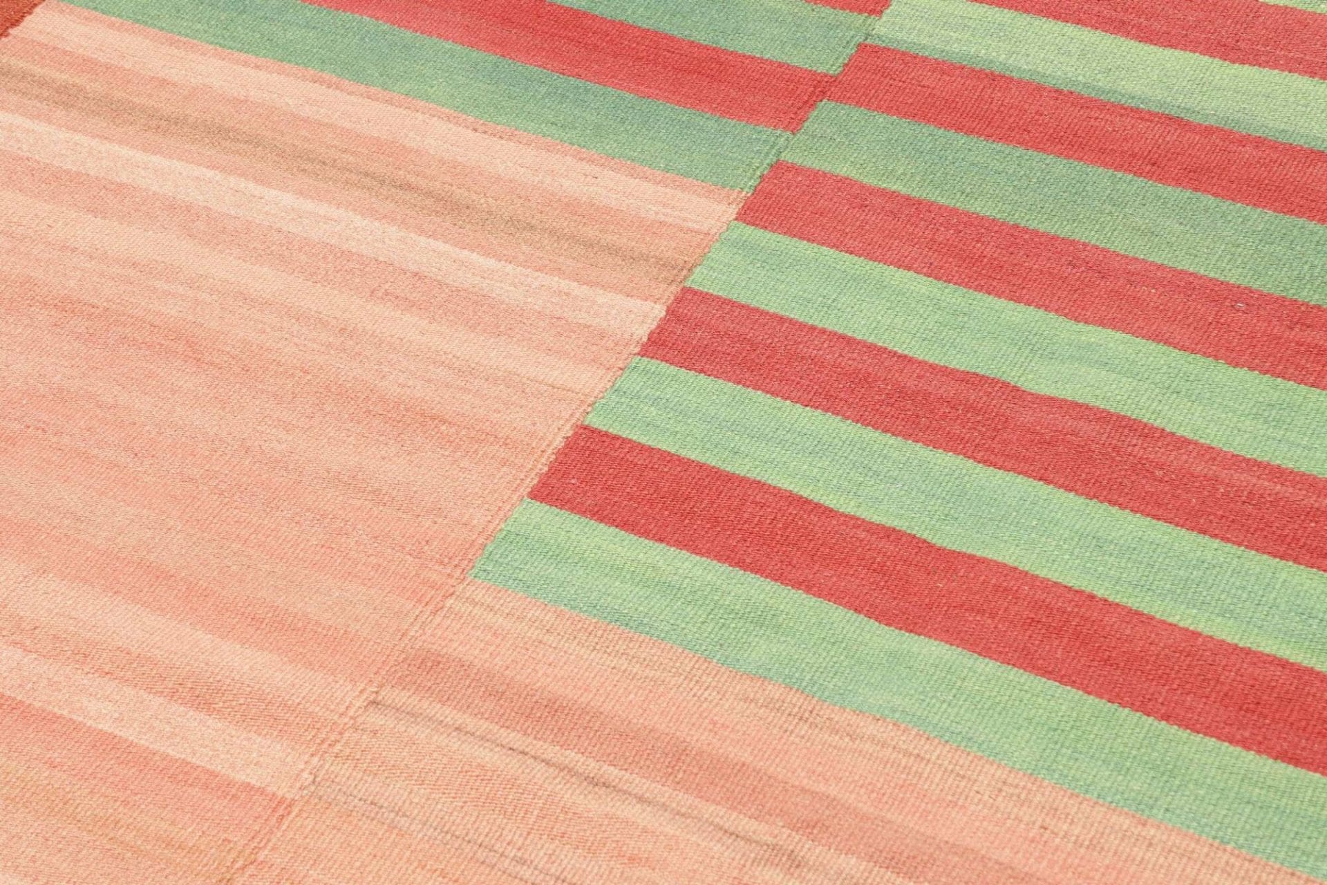 kelim-neo-271-x-352cm-handgewebt-rustikales-flair-wohnlichkeit-4 Kilim Persian Rug 271 × 352 cm, Wool, hand-woven