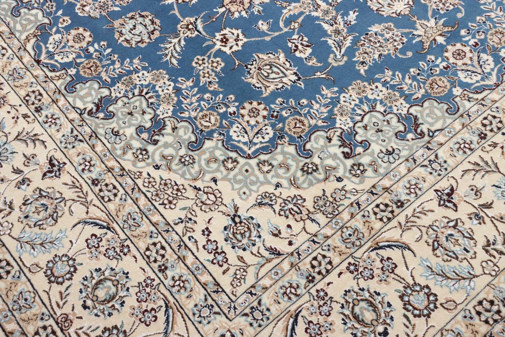 Hand-Knotted Wool Nain Persian Rug, 251 × 353 cm