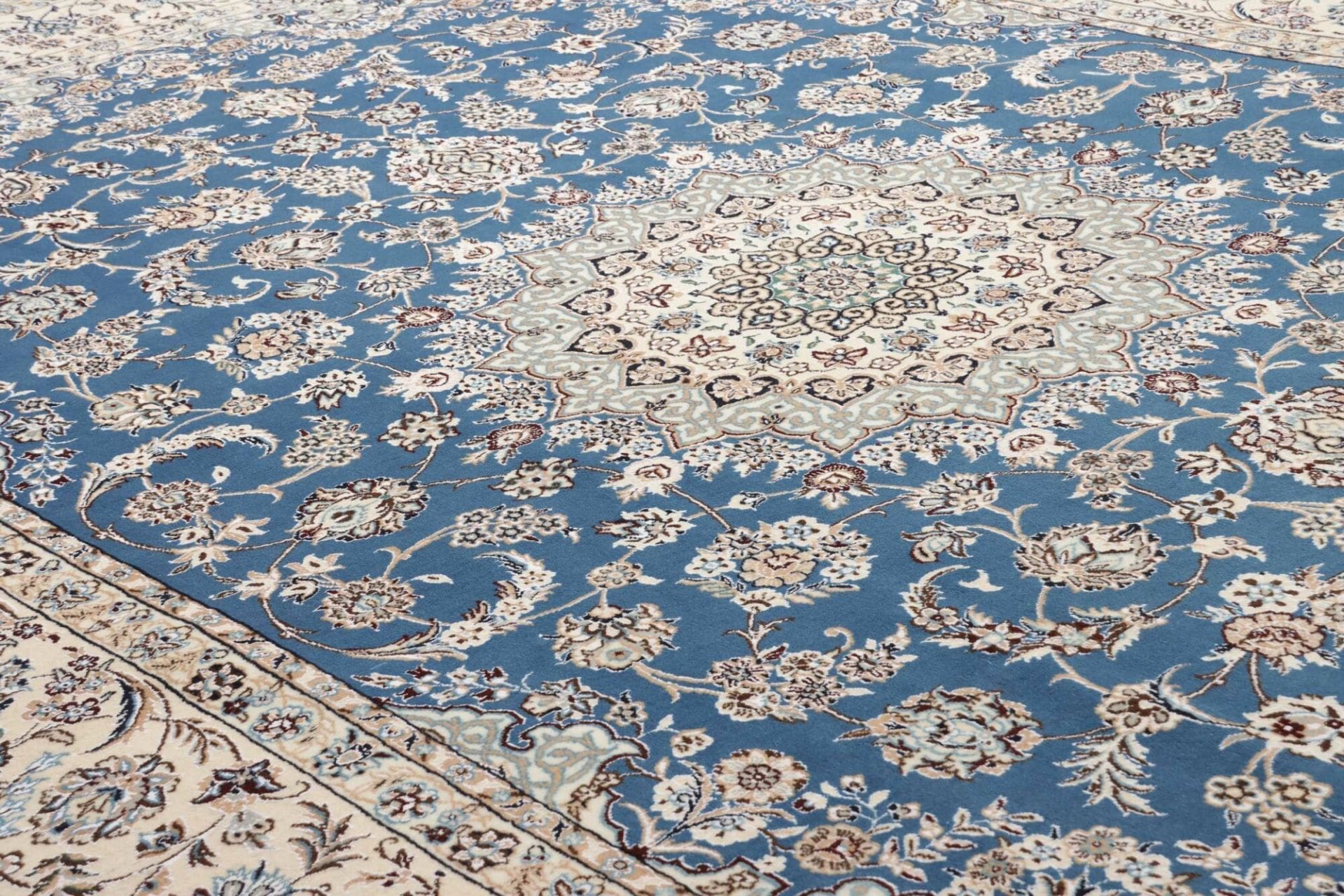 Hand-Knotted Wool Nain Persian Rug, 251 × 353 cm
