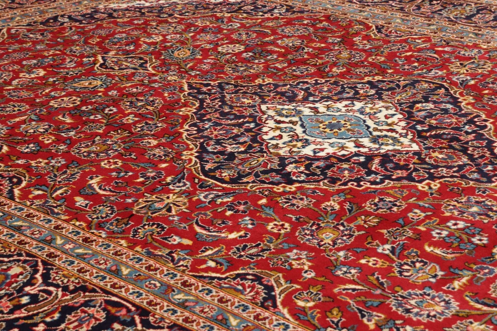 Kashan Persian Rug 253 × 370 cm, Wool, hand-knotted