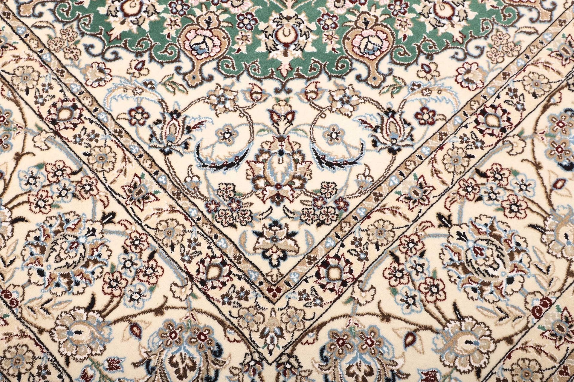 Nain Persian Rug 255 × 350 cm, Wool, hand-knotted
