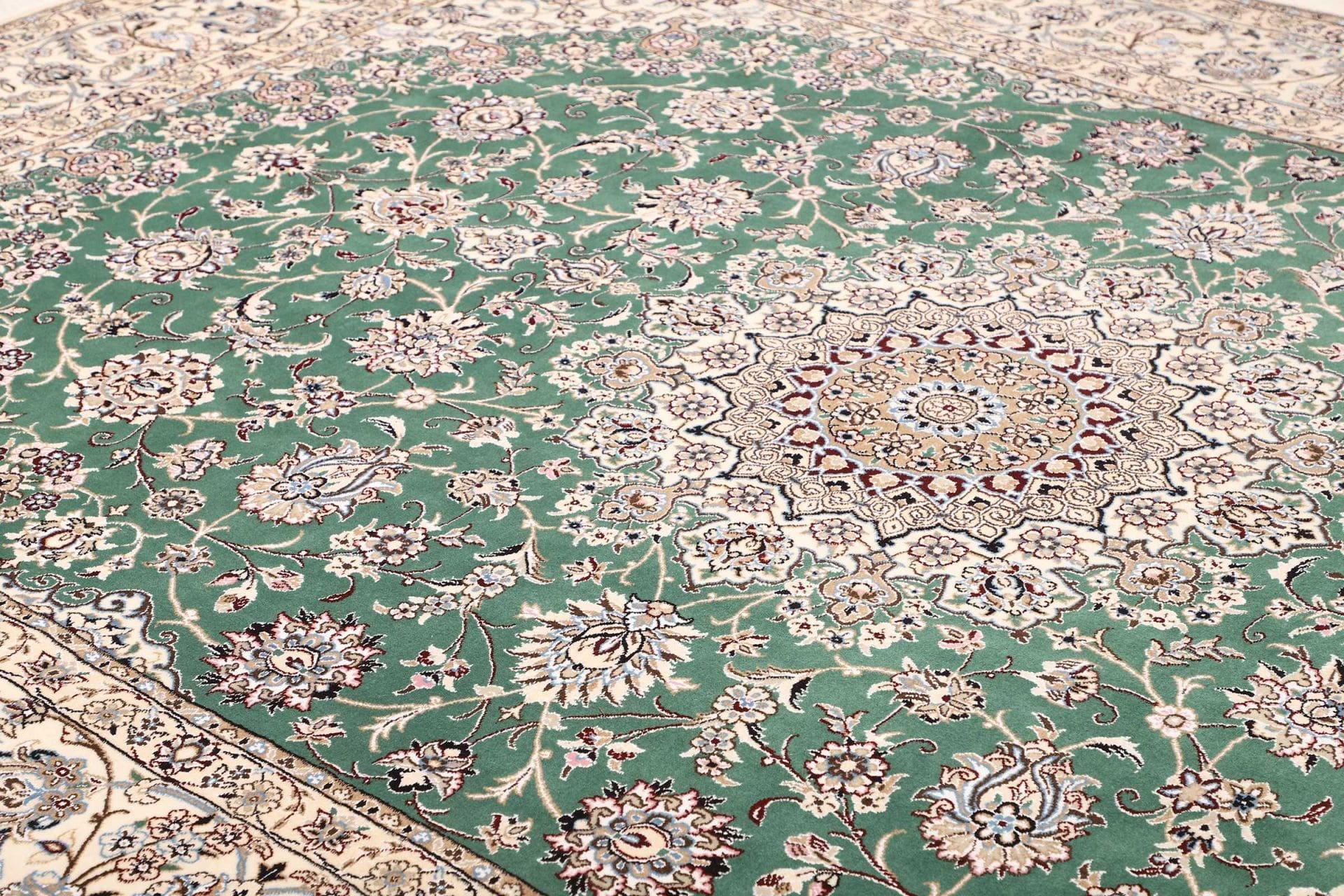 Nain Persian Rug 255 × 350 cm, Wool, hand-knotted
