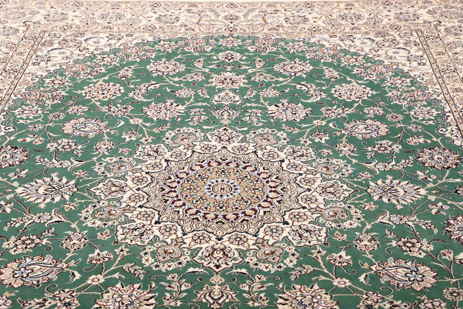 Nain Persian Rug 255 × 350 cm, Wool, hand-knotted