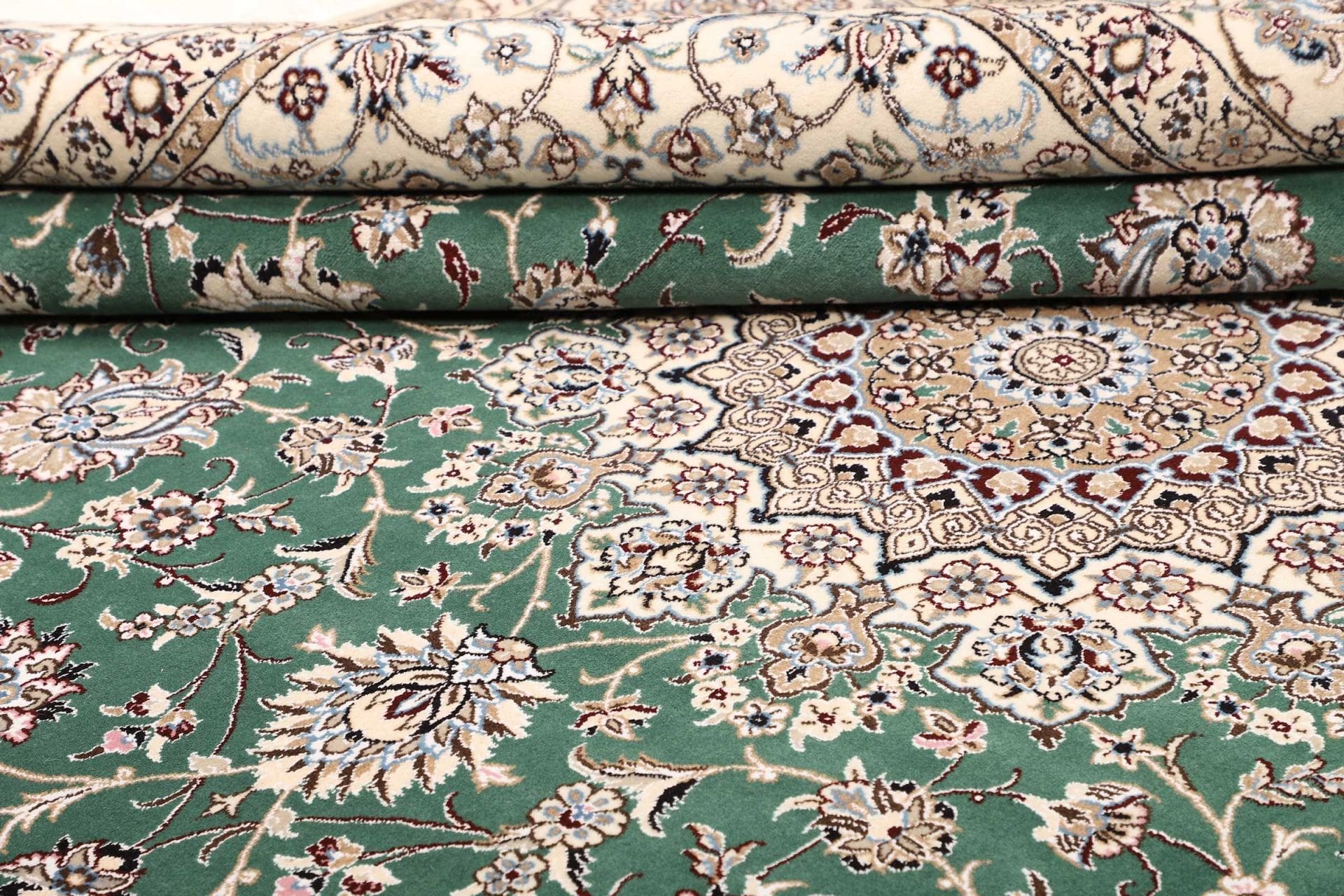 Nain Persian Rug 255 × 350 cm, Wool, hand-knotted
