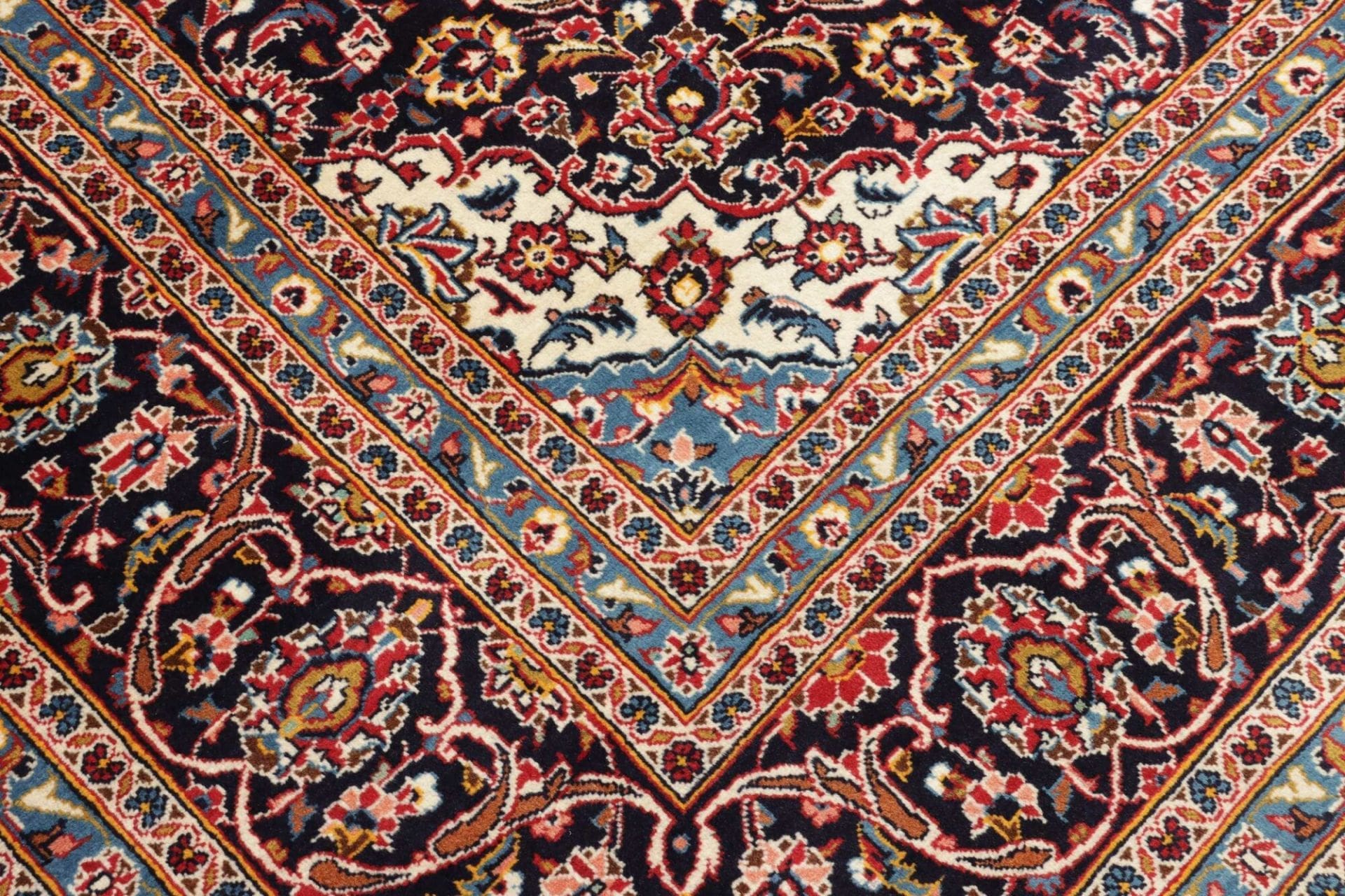 Kashan Persian Rug 253 × 368 cm, Wool, hand-knotted