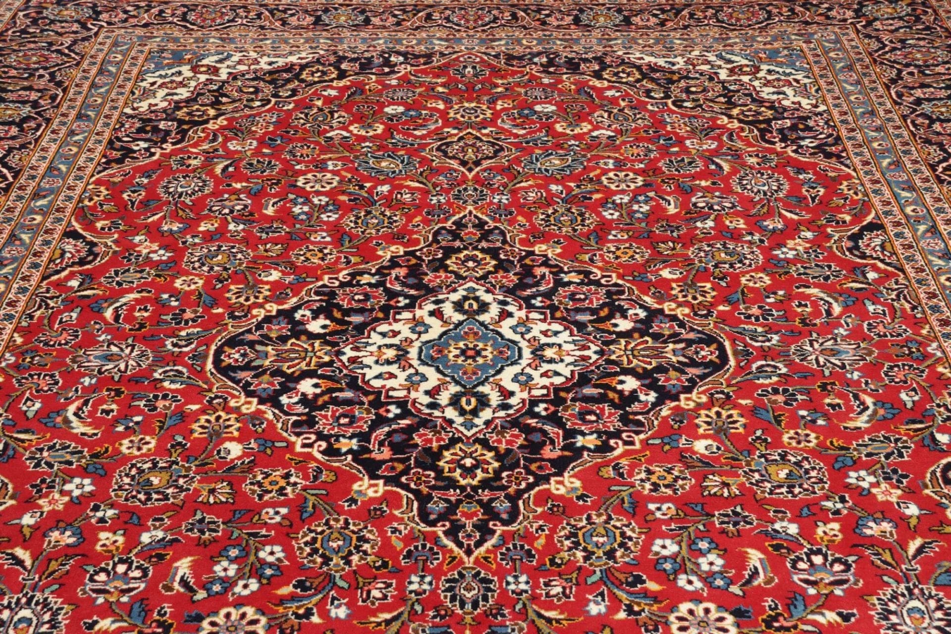 Kashan Persian Rug 253 × 368 cm, Wool, hand-knotted