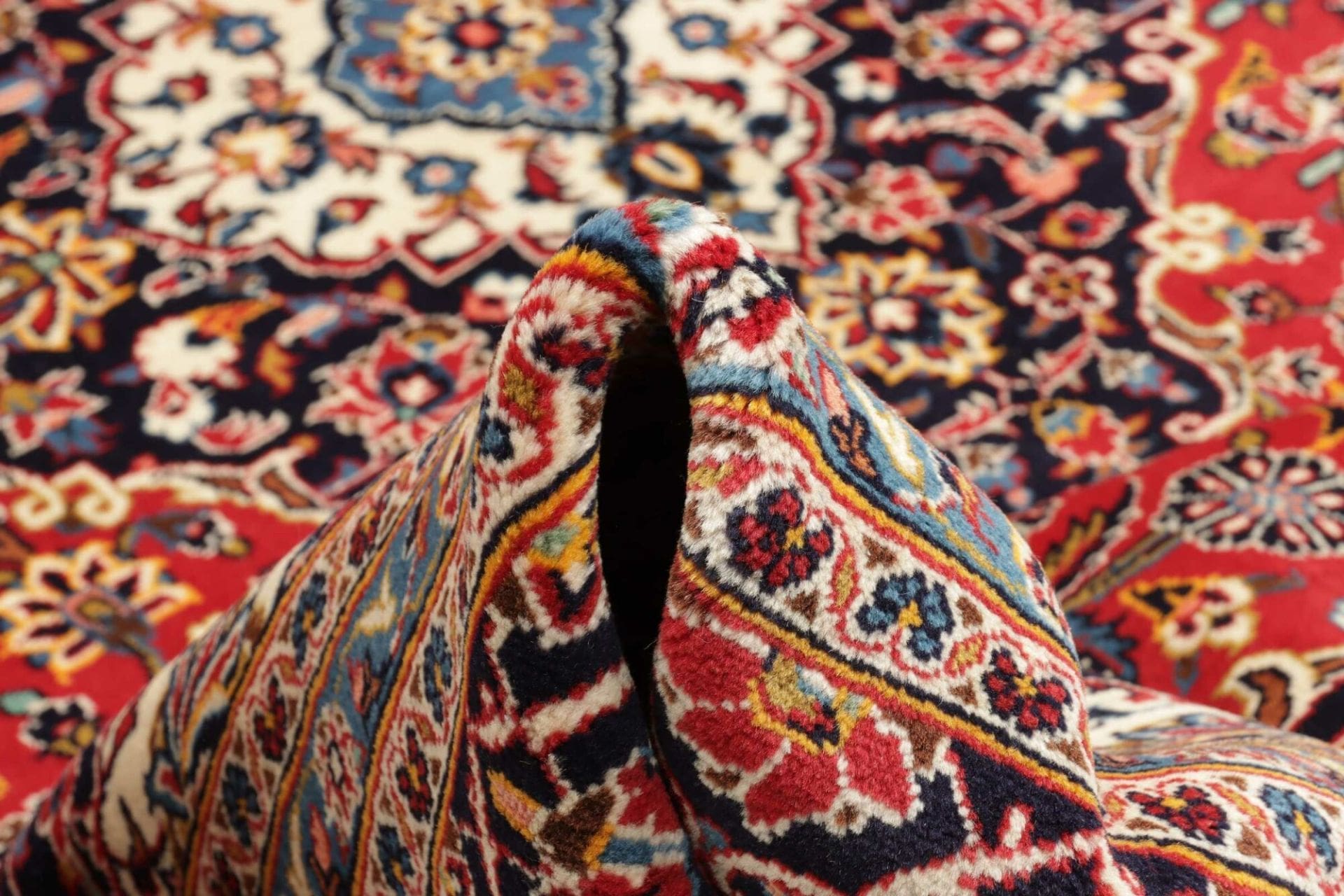 Kashan Persian Rug 253 × 368 cm, Wool, hand-knotted