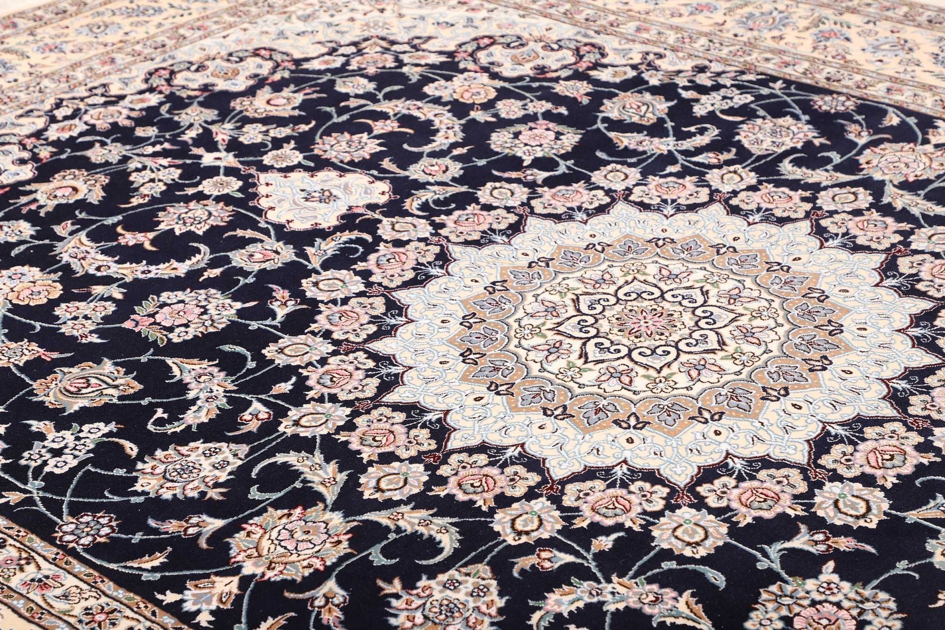 exklusiver-nain-teppich-253-x-355-cm-florale-muster-handgeknupft-7 Hand-Knotted Wool Nain Persian Rug, 253 × 355 cm