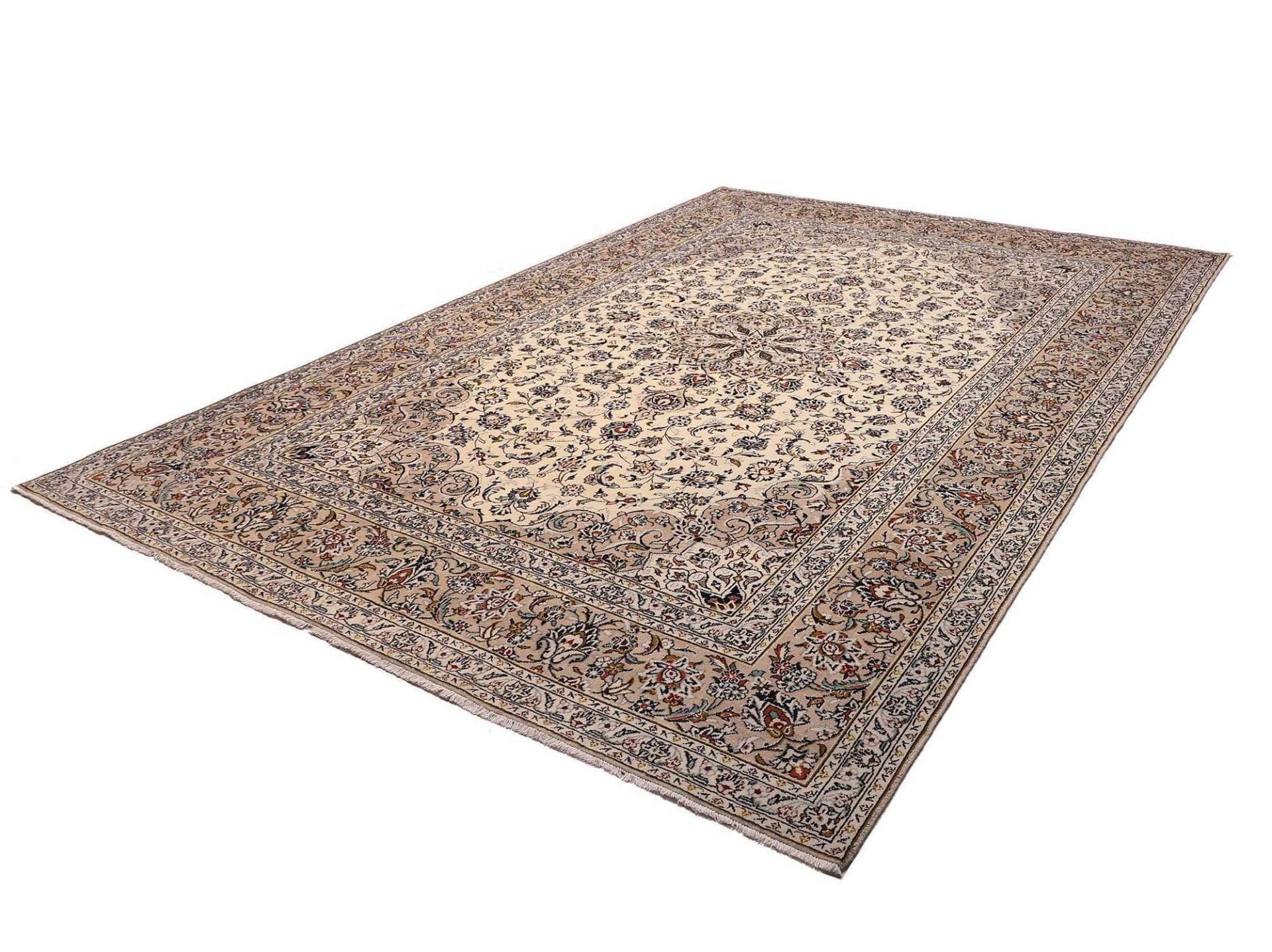 Hand-Knotted Wool Kashan Persian Rug, 248 × 350 cm