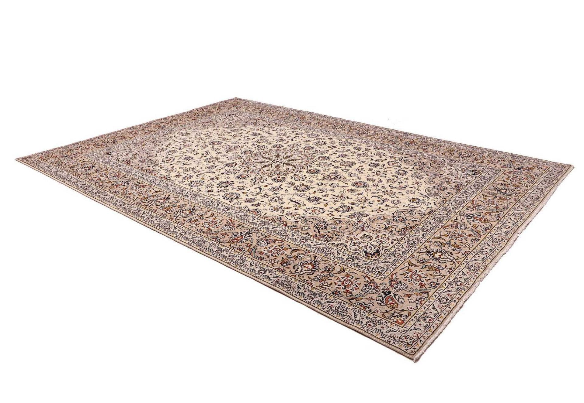 Hand-Knotted Wool Kashan Persian Rug, 248 × 350 cm