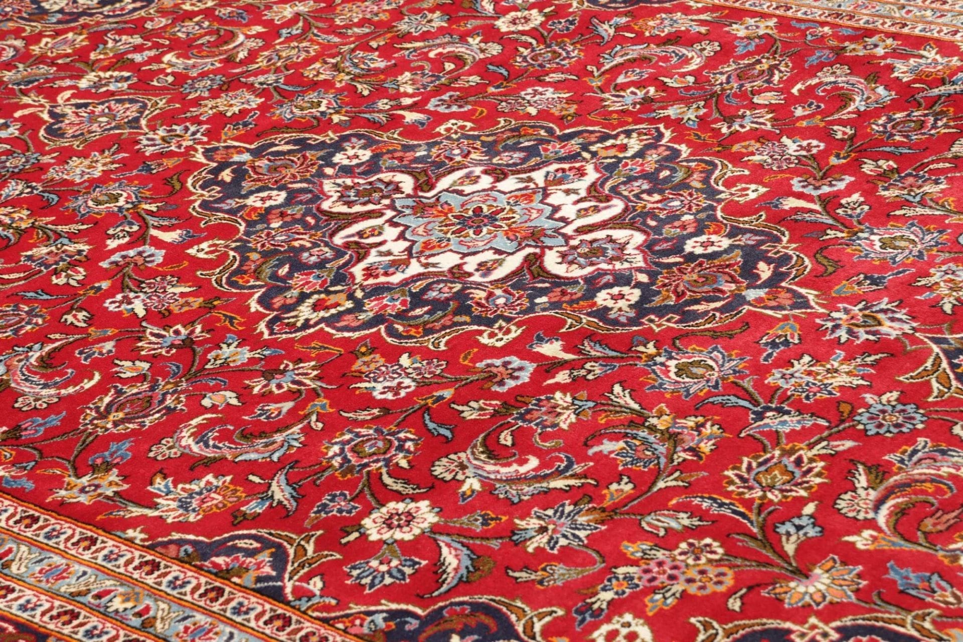 Hand-Knotted Wool Kashan Persian Rug, 249 × 343 cm