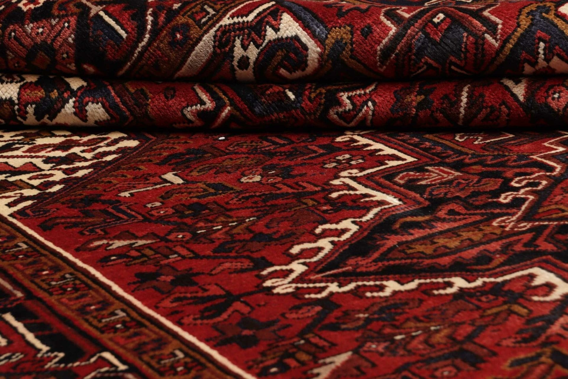 Heriz Persian Rug 247 × 340 cm, Wool, hand-knotted