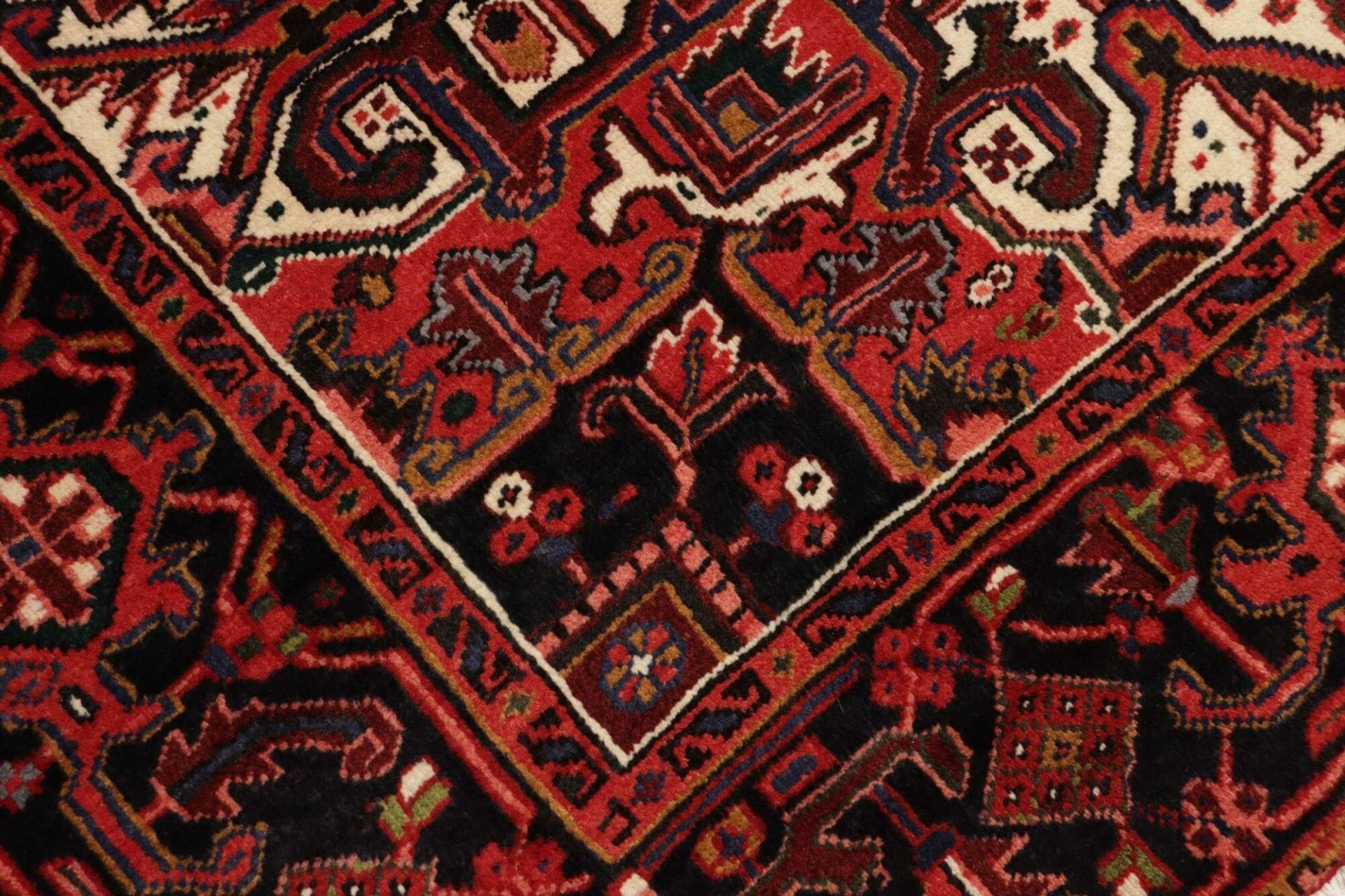 Heriz Persian Rug 263 × 330 cm, Wool, hand-knotted