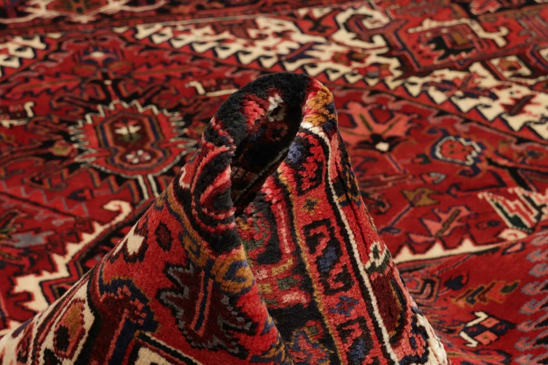 Heriz Persian Rug 263 × 330 cm, Wool, hand-knotted