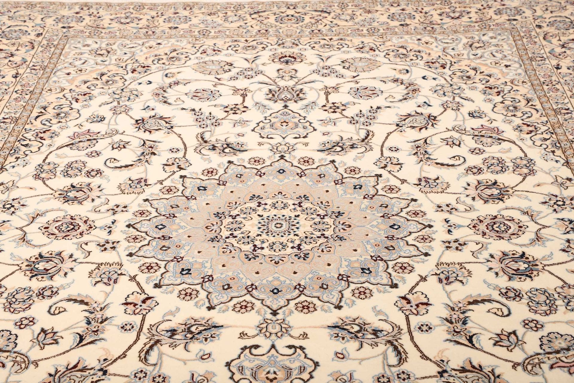 Nain Persian Rug 253 × 350 cm, Wool, hand-knotted