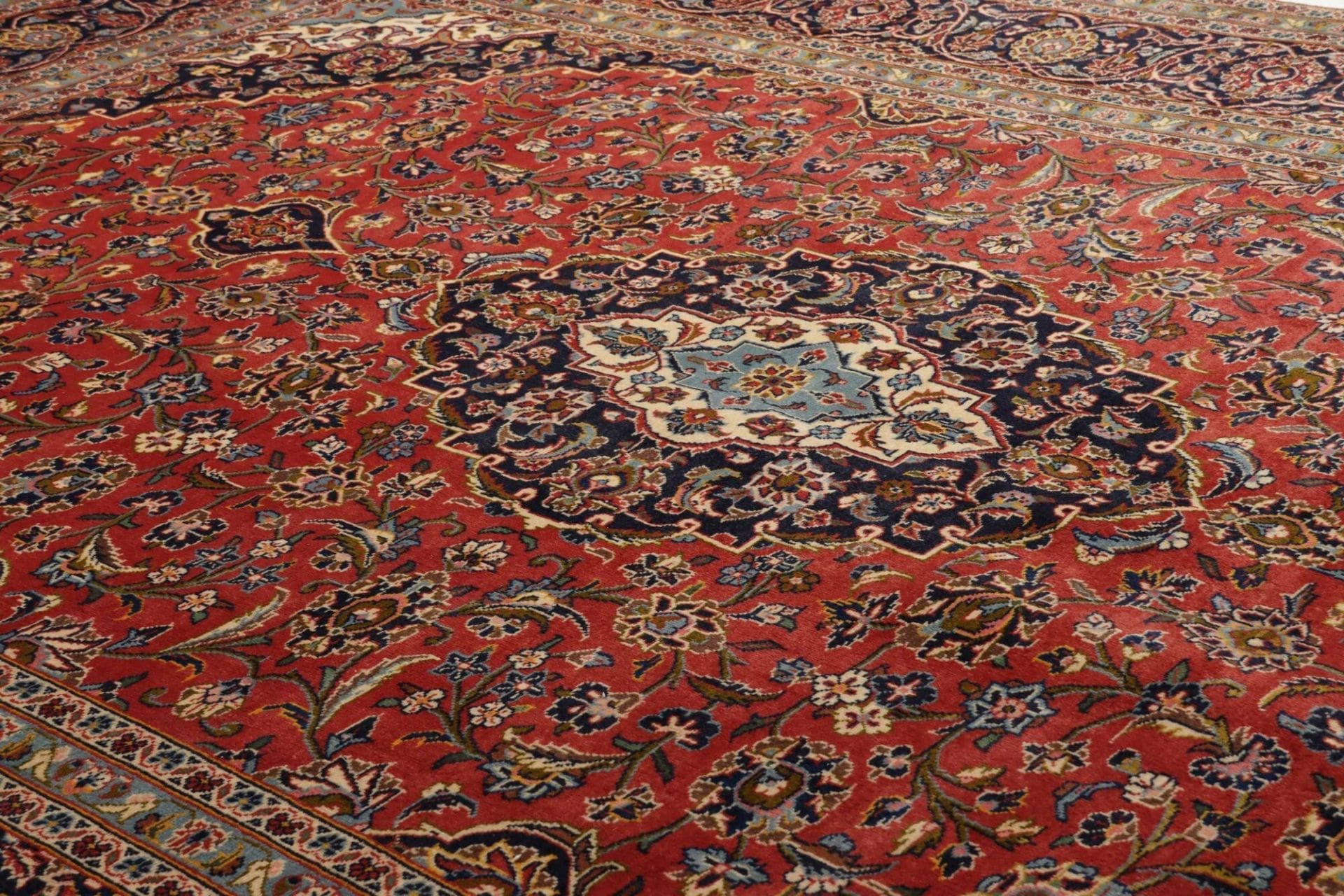 Kashan Persian Rug — hand-knotted, 256 × 368 cm, Wool