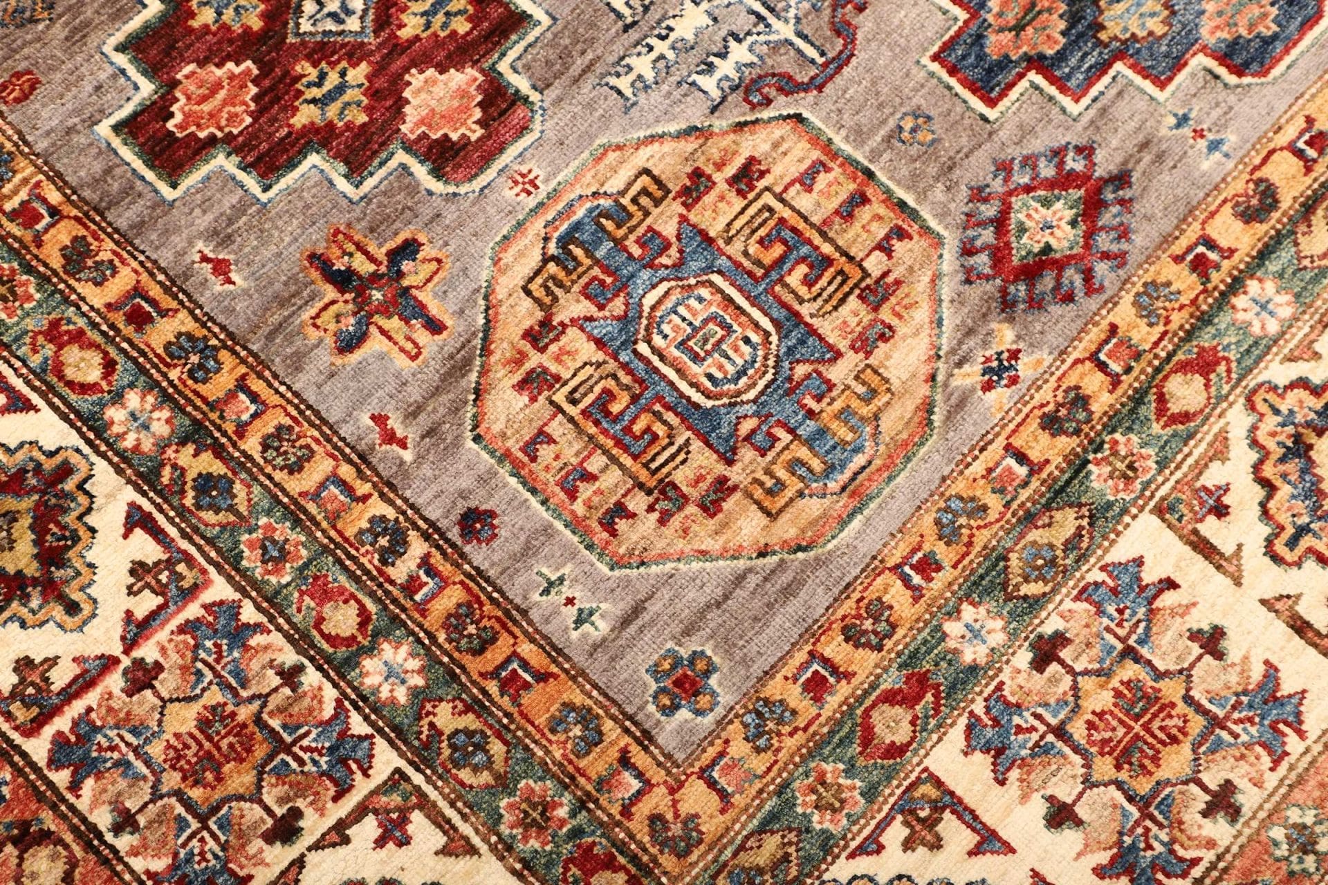 kazak-orientteppich-213-x-307-cm-handgeknupft-geometrische-muster-5 Kazak Pakistani Rug — hand-knotted, 213 × 307 cm, Wool